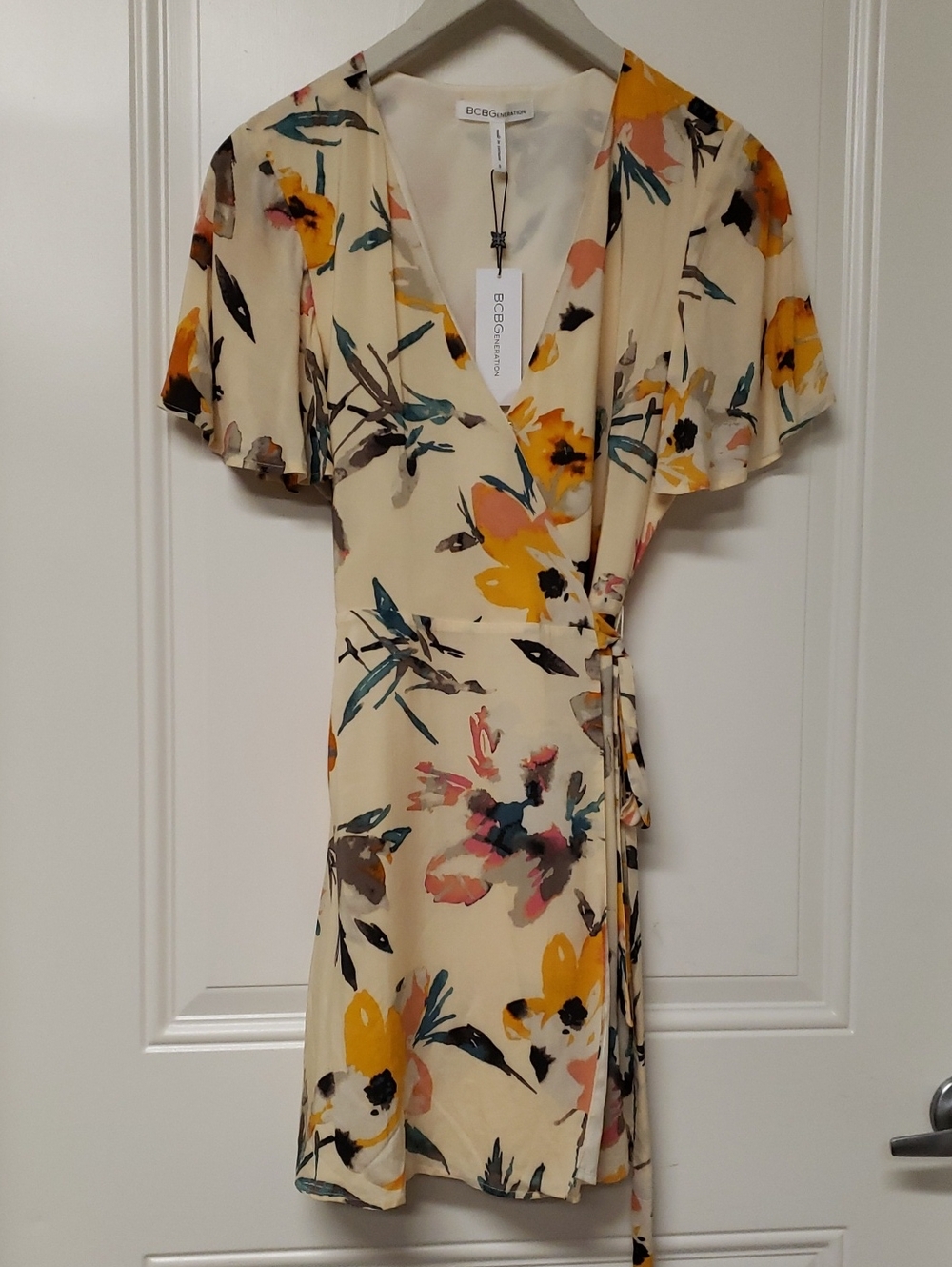 NWT BCBGMaxAzria Cream Floral Wrap Mini Dress with Yellow Accents Small
